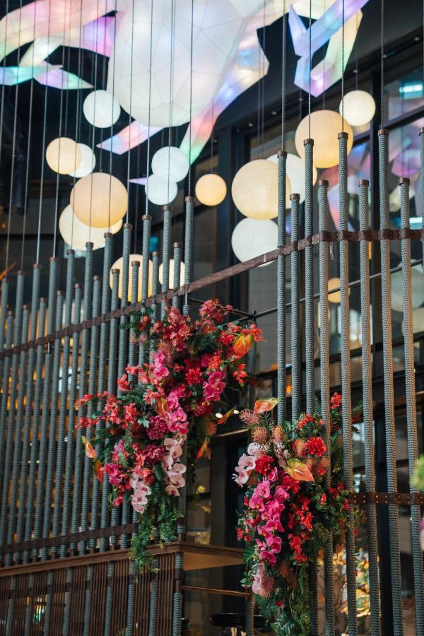 Moxy Osaka Shin Umeda Hotel Exterior foto
