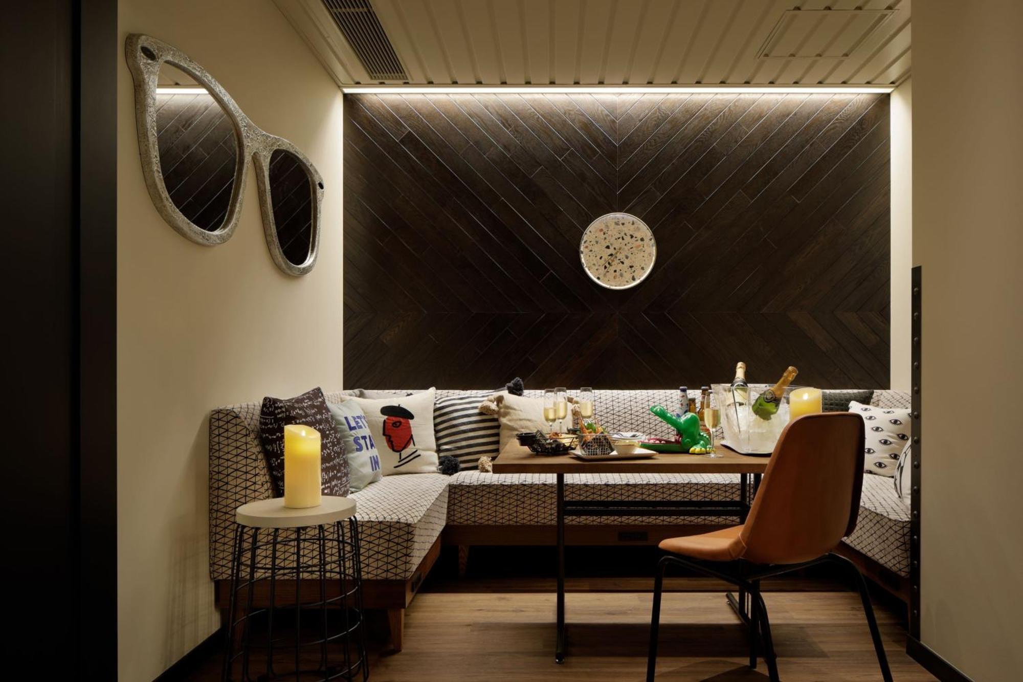 Moxy Osaka Shin Umeda Hotel Exterior foto